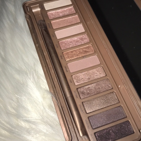 Naked 3 Eyeshadow Palette - Picture 4 of 5